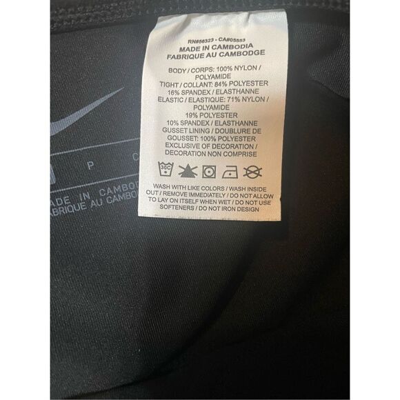 Nike Tempo LuxeDivision 2 In 1 Shorts sz small - Picture 12 of 12